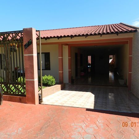 Casa Da Helo Quartos Em Foz Hotel Foz do Iguacu Luaran gambar